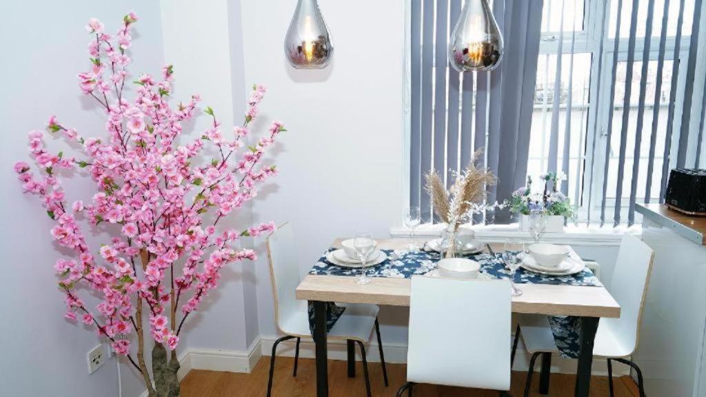 Beautiful Apartment In Sussex Gardens Londra Exterior foto