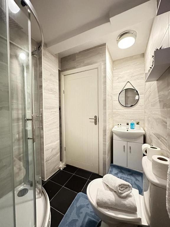 Beautiful Apartment In Sussex Gardens Londra Exterior foto