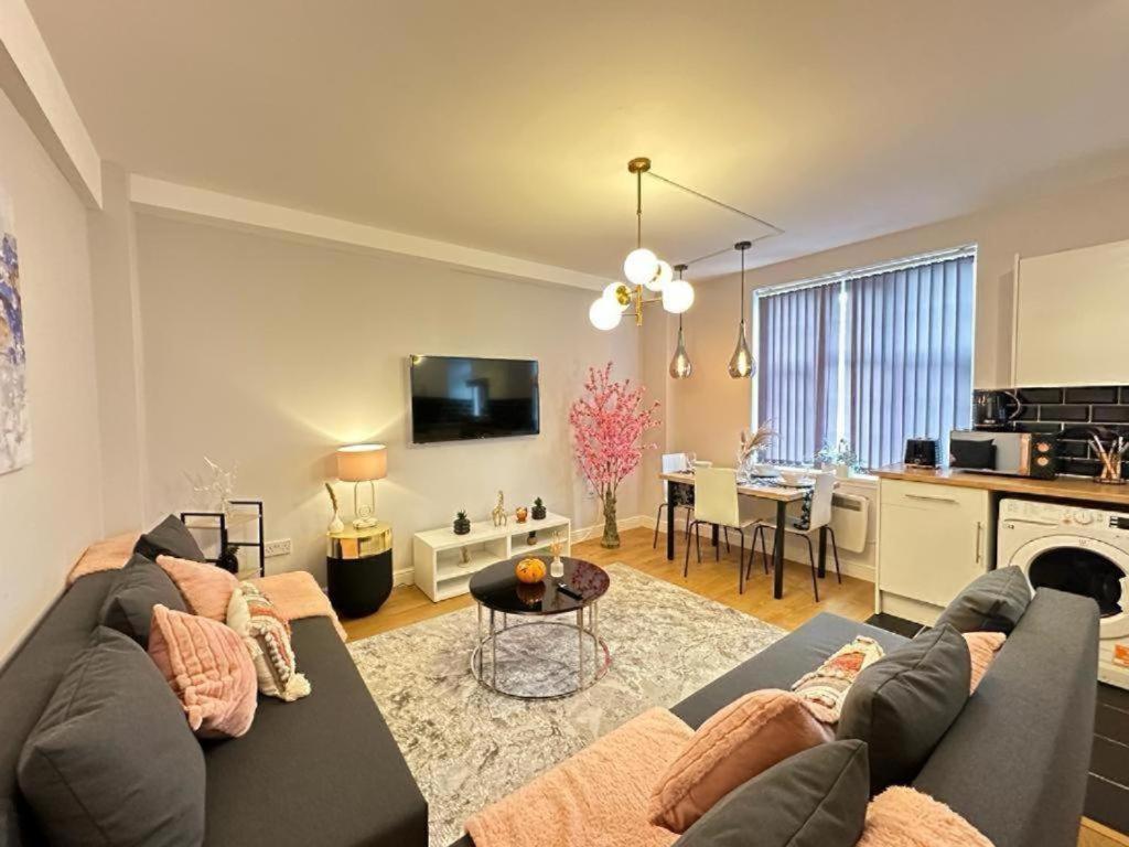 Beautiful Apartment In Sussex Gardens Londra Exterior foto